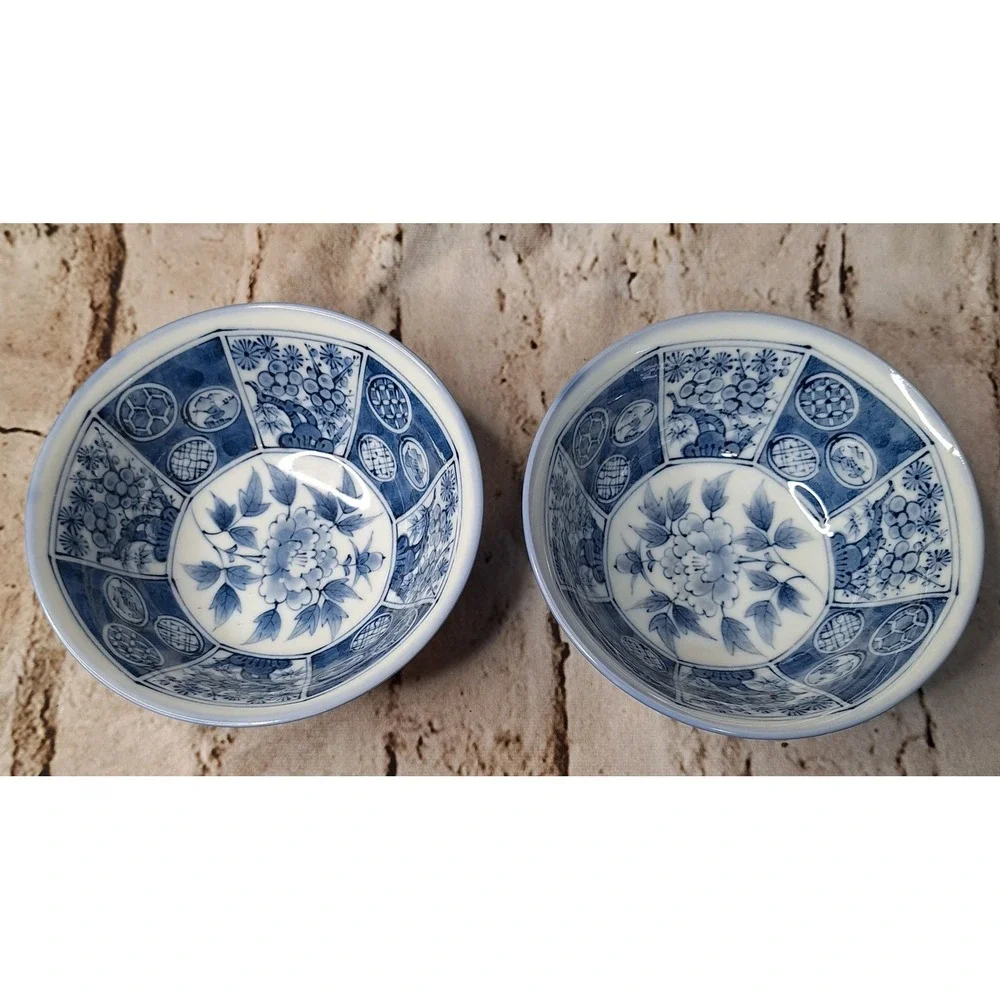 Pair of very vintage Japanese Blue White Porcelain Rice Bowls‎ Floral Geometric